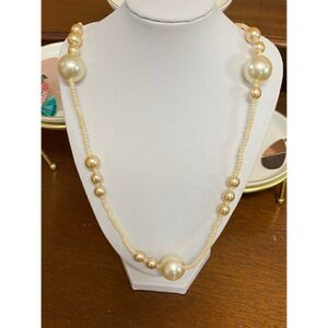 Vintage 18in Pearl and Bead Womens Casual Necklace